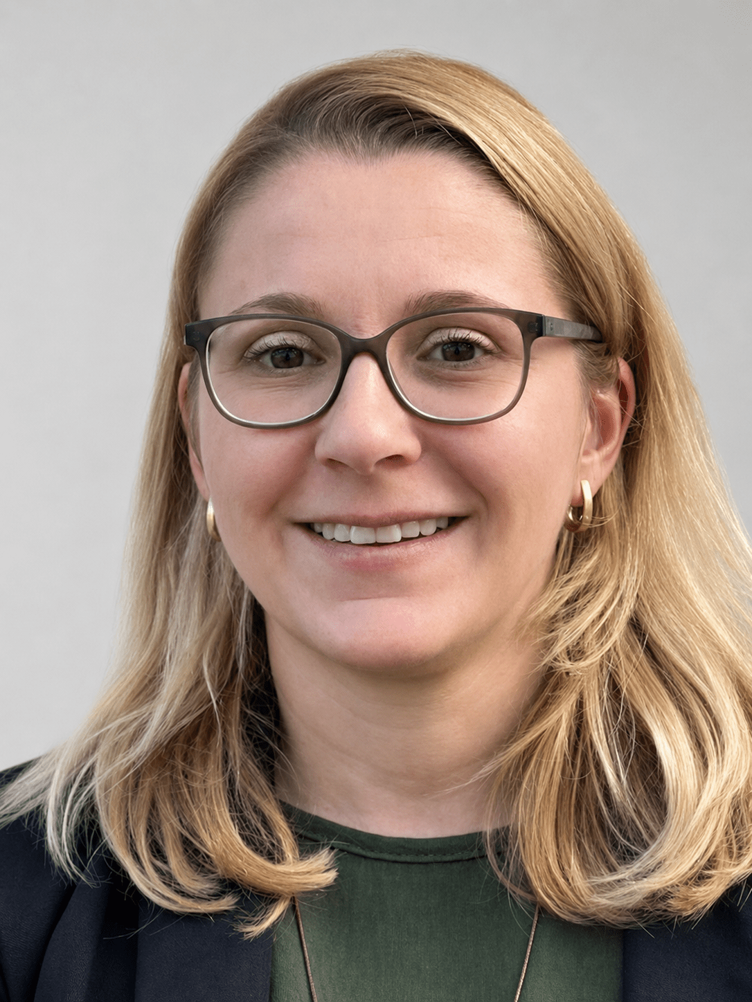 Manuela Wahl, Sekretariat